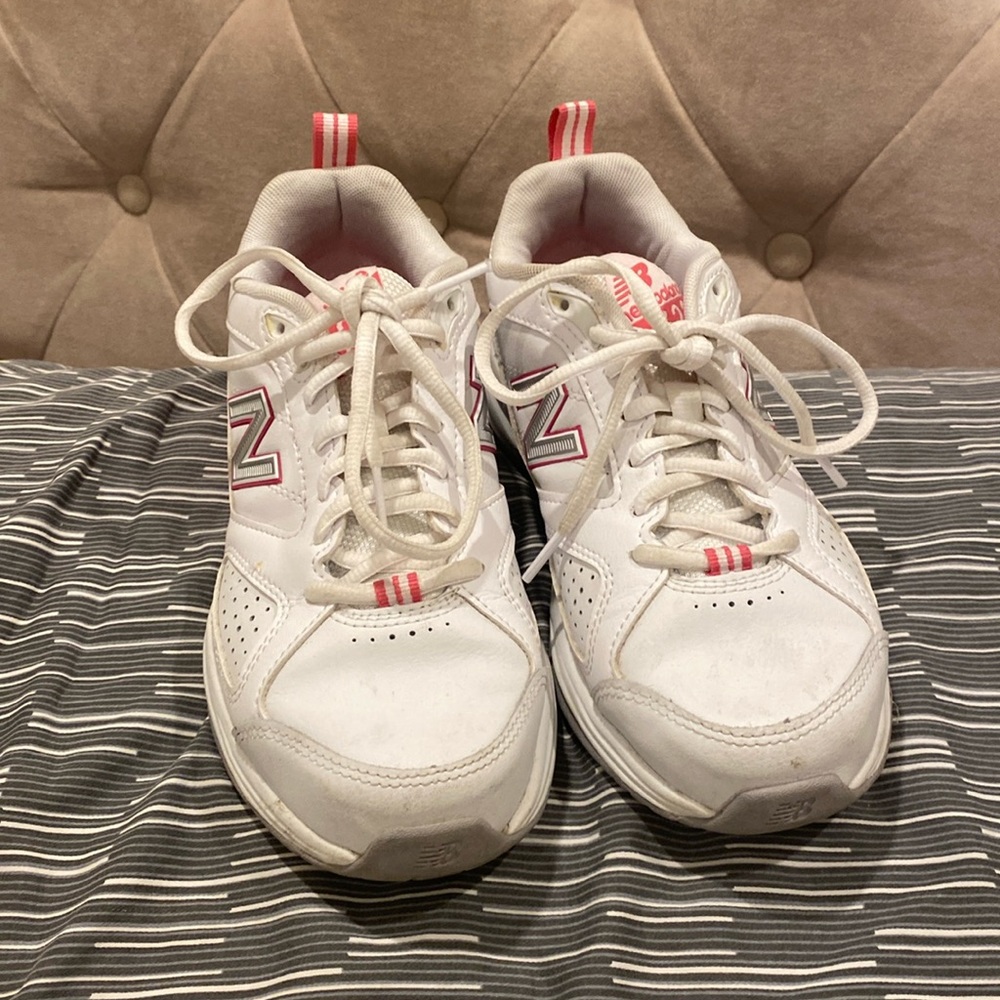 Size 7 wide toe running shoes EUC